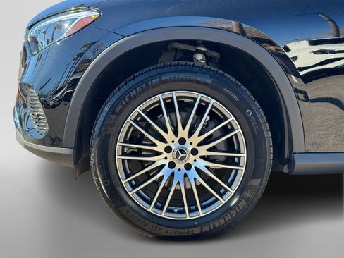 Certified 2025 Mercedes-Benz GLC 300 image 10