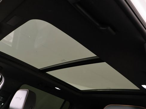 Used 2025 GMC Yukon XL AT4 w/ AT4 Premium Package image 16