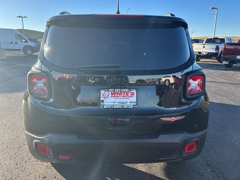 Used 2023 Jeep Renegade Trailhawk image 6