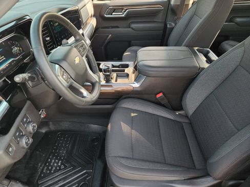 Used 2023 Chevrolet Silverado 1500 LT AWD/4WD image 14