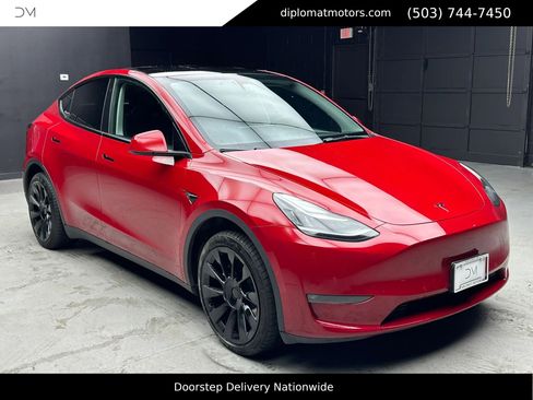 Used 2022 Tesla Model Y Long Range image 8