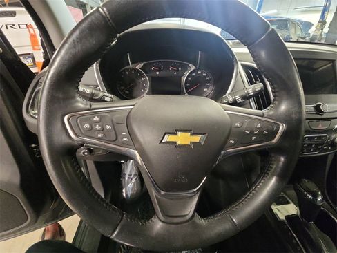 Used 2019 Chevrolet Equinox LT w/ Driver Convenience Package image 15