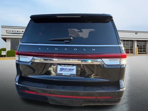 Used 2023 Lincoln Navigator Reserve AWD/4WD image 4