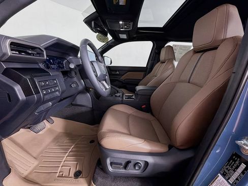 Used 2025 Toyota 4Runner Limited RWD image 12