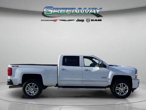 Used 2019 Chevrolet Silverado 2500 High Country w/ Duramax Plus Package AWD/4WD image 5