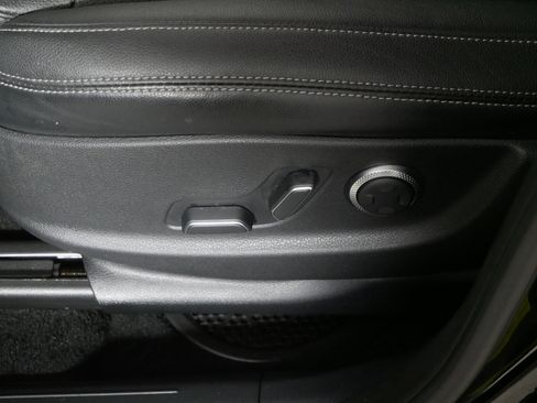 Certified 2022 Genesis GV70 2.5T w/ Select Package image 20