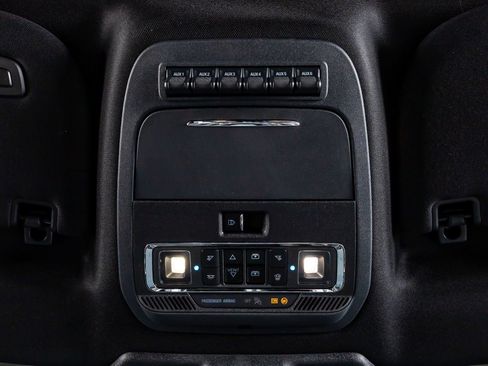 Used 2024 Ford F350 Platinum w/ FX4 Off-Road Package image 29