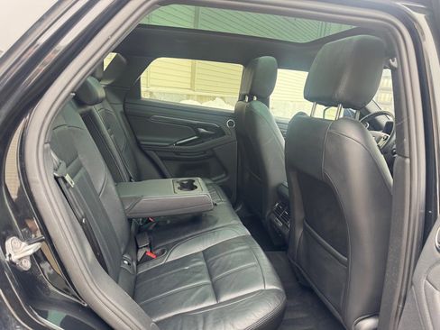 Used 2020 Land Rover Range Rover Evoque SE image 27