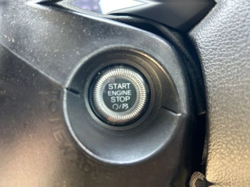 Used 2023 Jeep Renegade Latitude AWD/4WD image 17
