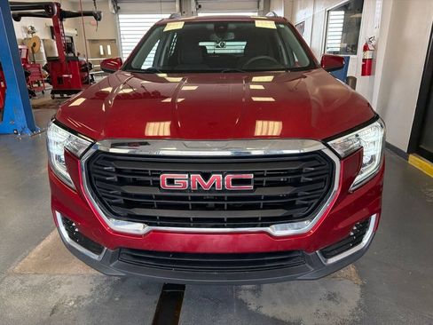 Used 2022 GMC Terrain SLE w/ Driver Convenience Package AWD/4WD image 4