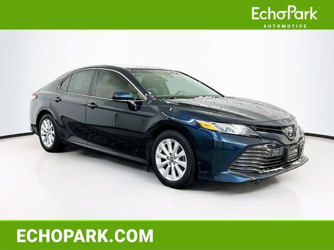 Used 2019 Toyota Camry LE image 1