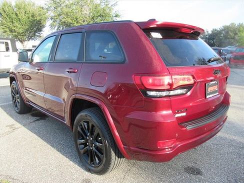Used 2021 Jeep Grand Cherokee Laredo X image 5