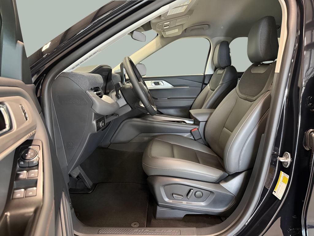 New 2026 Ford Explorer Active w/ Active Comfort Package AWD/4WD image 17
