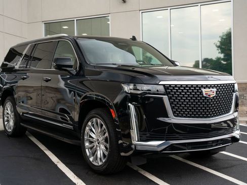 Used 2022 Cadillac Escalade ESV Premium Luxury AWD/4WD image 7