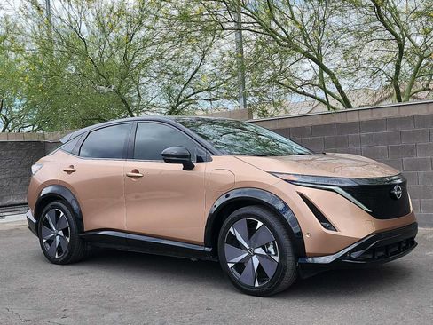 Used 2023 Nissan Ariya AWD/4WD image 2