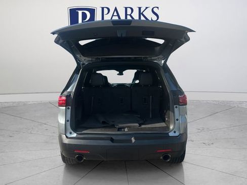 Used 2023 Chevrolet Traverse RS image 19