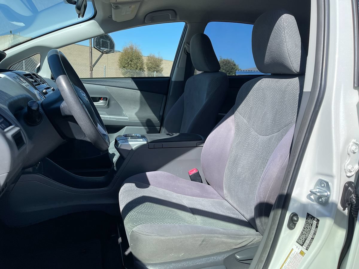 Used 2014 Toyota Prius V Three FWD image 19