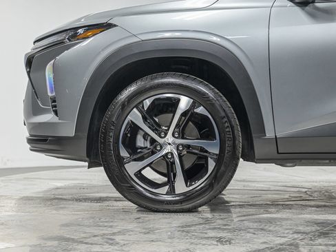 Used 2025 Chevrolet Trax RS FWD image 3