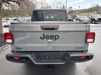 Used 2021 Jeep Gladiator Sport video 4