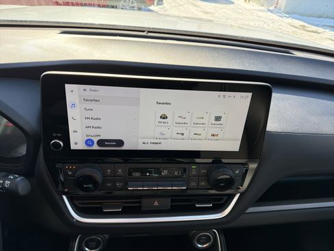 Used 2024 Toyota Grand Highlander XLE image 18