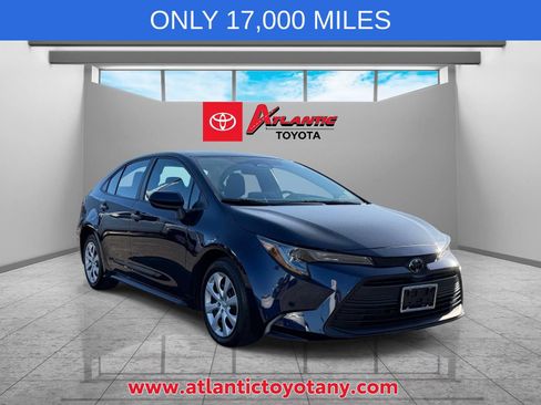 Used 2024 Toyota Corolla LE FWD image 1