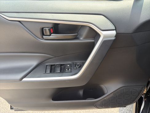 Certified 2025 Toyota RAV4 LE AWD/4WD image 20