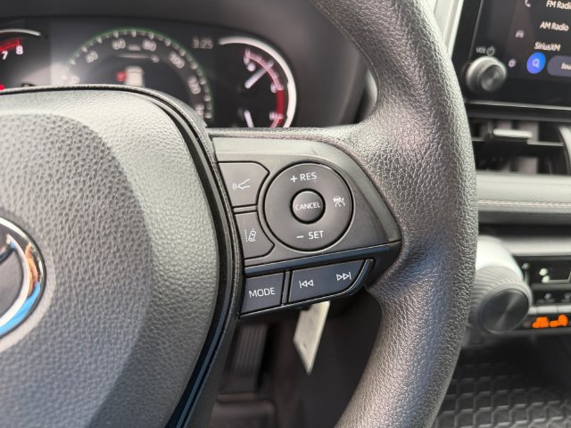 Used 2025 Toyota RAV4 LE AWD/4WD image 30