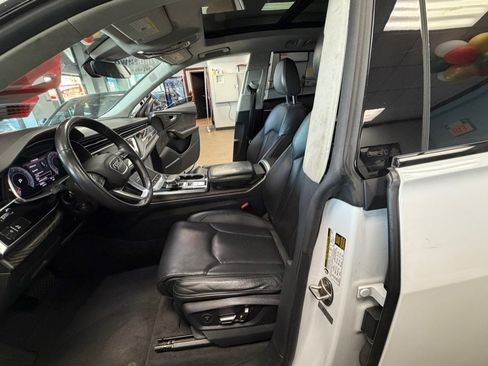 Used 2020 Audi Q8 Prestige w/ Prestige Package image 20