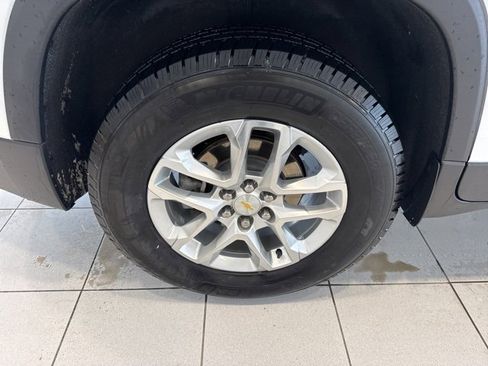 Used 2018 Chevrolet Traverse LT image 28