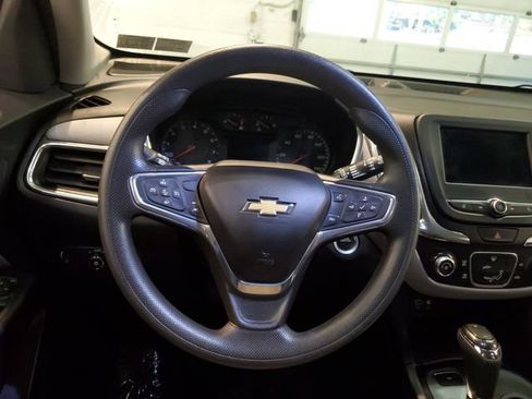Used 2020 Chevrolet Equinox LS w/ LS Convenience Package AWD/4WD image 16