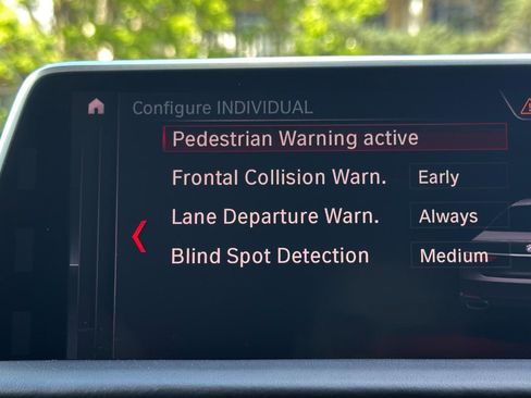 Used 2019 BMW 740i w/ Executive Package RWD image 17