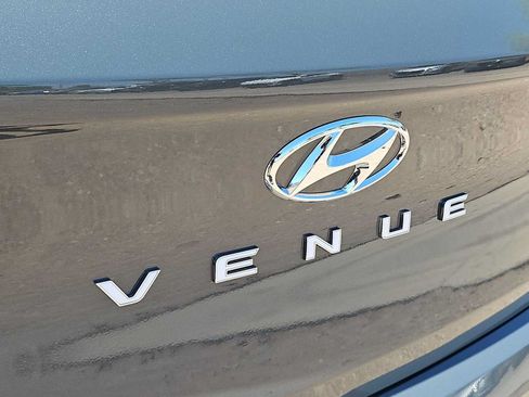 Used 2026 Hyundai Venue SEL FWD image 12