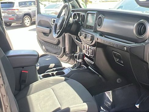 Used 2021 Jeep Wrangler Unlimited Sport image 14