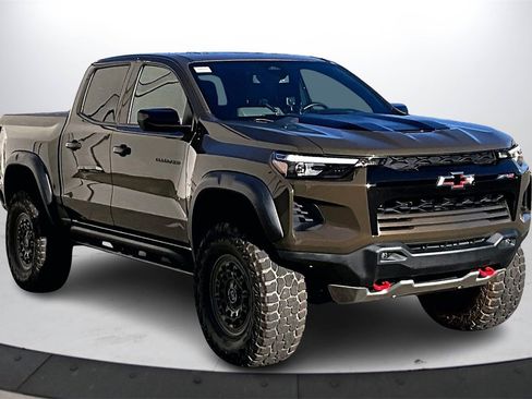 Used 2023 Chevrolet Colorado ZR2 w/ ZR2 Convenience Package III image 2