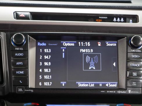 Used 2018 Toyota RAV4 Limited FWD image 19