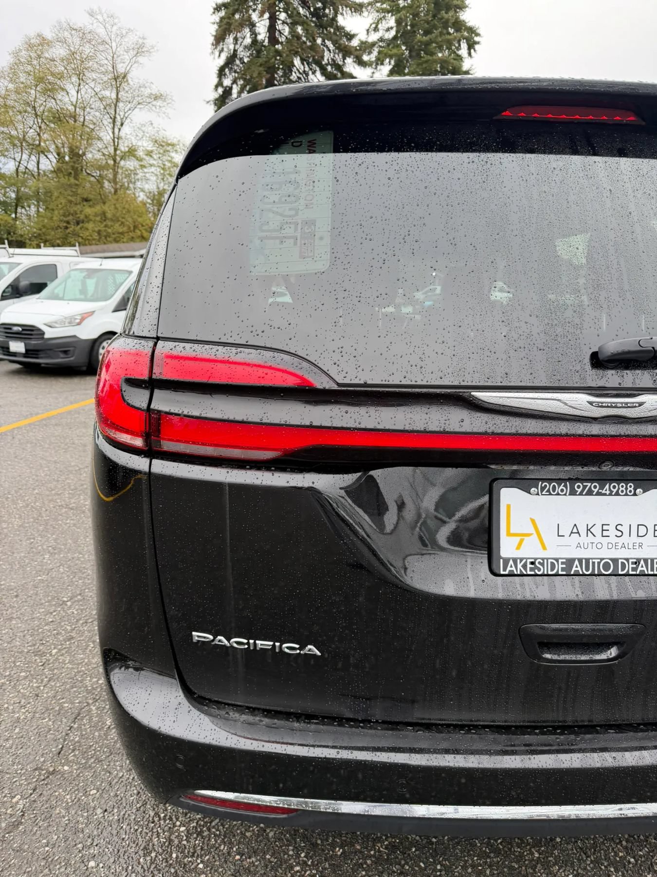 Used 2023 Chrysler Pacifica Touring-L FWD image 12