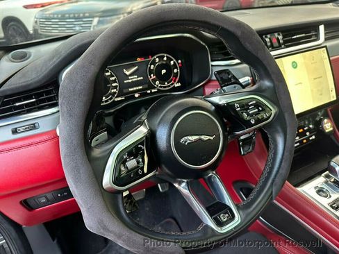 Used 2022 Jaguar F-PACE SVR image 13