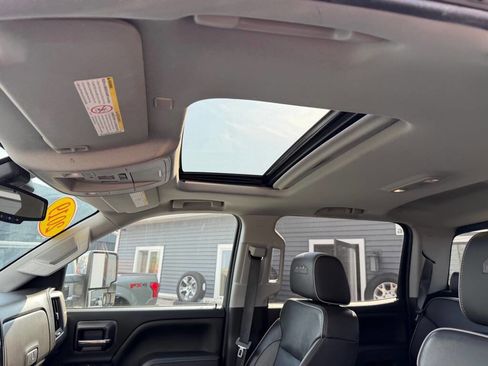 Used 2019 Chevrolet Silverado 2500 High Country w/ Duramax Plus Package image 13