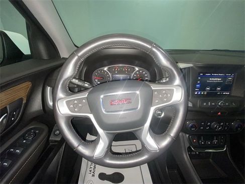 Used 2020 GMC Terrain SLE w/ Driver Convenience Package image 14