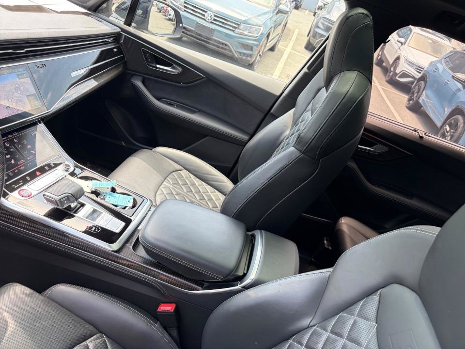 Used 2023 Audi SQ7 Premium Plus w/ Executive Package AWD/4WD image 31