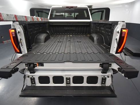 Used 2025 GMC Sierra 3500 Denali image 47