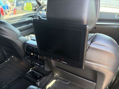 Certified 2024 Jeep Wagoneer L Series III w/ Premium Group I AWD/4WD image 14