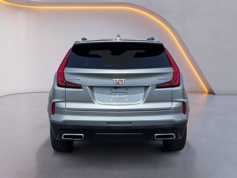 Used 2024 Cadillac XT4 Premium Luxury image 6