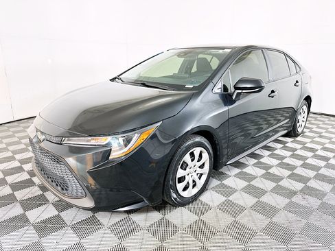 Used 2022 Toyota Corolla LE image 7