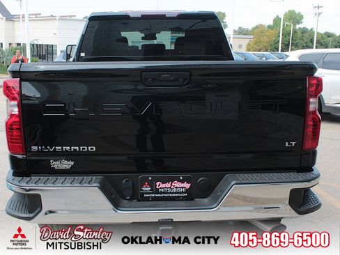 Used 2024 Chevrolet Silverado 2500 LT w/ Convenience Package image 10