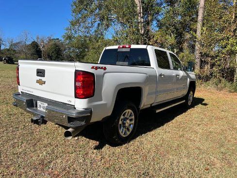 Used 2019 Chevrolet Silverado 2500 LTZ w/ Duramax Plus Package image 4