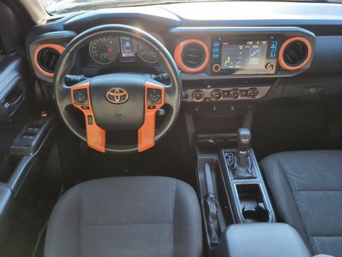 Used 2017 Toyota Tacoma TRD Off-Road w/ Tow Package (A/T) AWD/4WD image 31