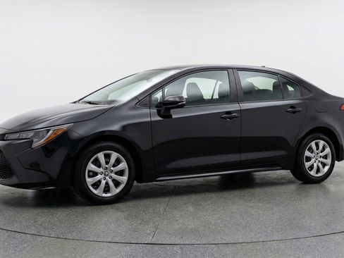 Used 2025 Toyota Corolla LE FWD image 3