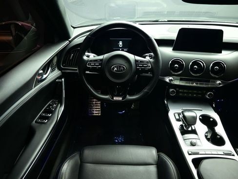 Certified 2021 Kia Stinger GT2 image 2