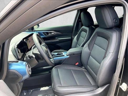 Certified 2024 Chevrolet Equinox EV LT FWD image 26